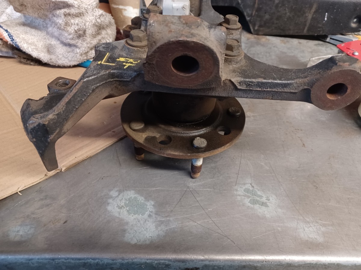 93-97 CAMARO / TRANS AM FACTORY LH FRONT SPINDLE KNUCKLE Z28 RS SS