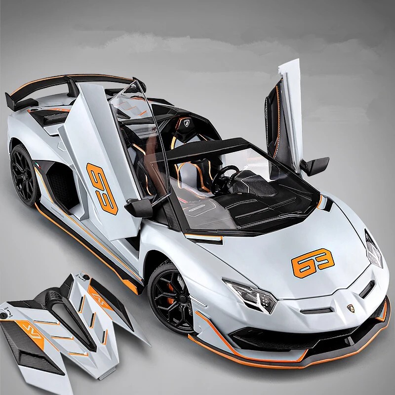 1:18 Lamborghini Aventadors SVJ Diecast Racing Car Model