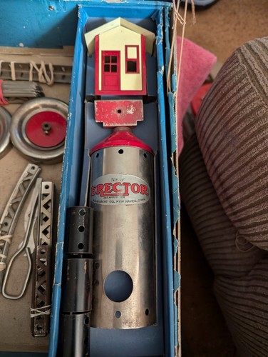 RARER WAR TIME 7 1/2 A.C. GILBERT ERECTOR SET PARTIAL SET SOME EXCELLENT PIECES - Picture 2 of 8