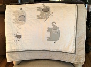 Pottery Barn Kids Infant Taylor Gray White Elephant Quilt Cotton