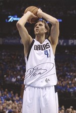 Dirk Nowitzki  original signiertes Foto 20 x 30 cm  HAMMERMOTIV