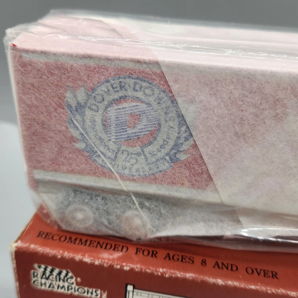 Banco de monedas Liberty Classics Kenworth K100E Budweiser 500 Die-Cast Truck 1/64 Foto 3 de 4