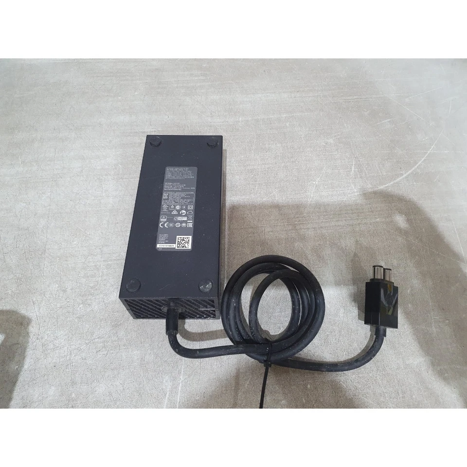 Microsoft A13-203P1A AC Adapter Power Supply Black 12 Volt 16.5A for Xbox One - Image 3 of 4