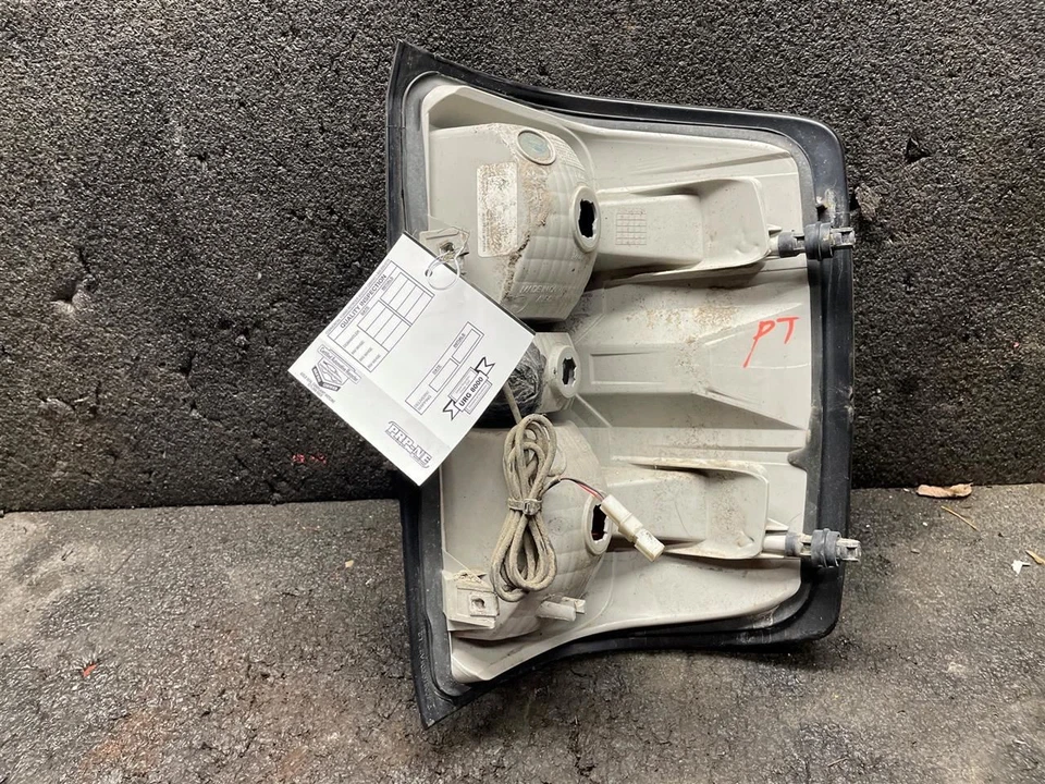 Driver Tail Light Pickup With Box DRW Fits 16-19 SIERRA 3500 PICKUP 2038334 - Image 2 of 4