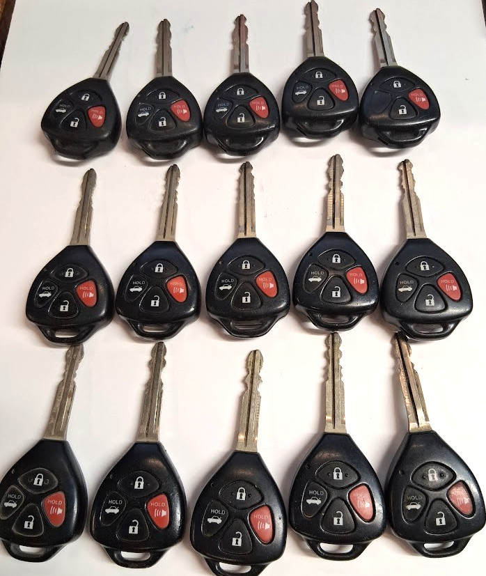 LOT OF 15 OEM TOYOTA REMOTE HEAD KEY FOB REMOTES HYQ12BBY 4 BUTTONS