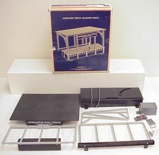 Lionel 6-12929 O Animated Auto Truck Loading Dock LN/Box