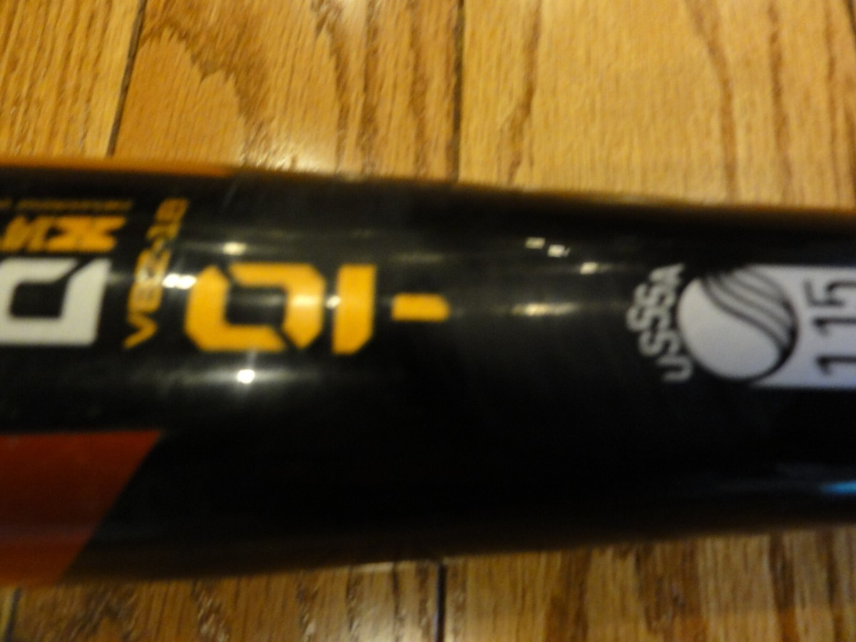 Bâton de Baseball (-5) USSSA Baril 2 3/4 Voodoo One Piece 2025