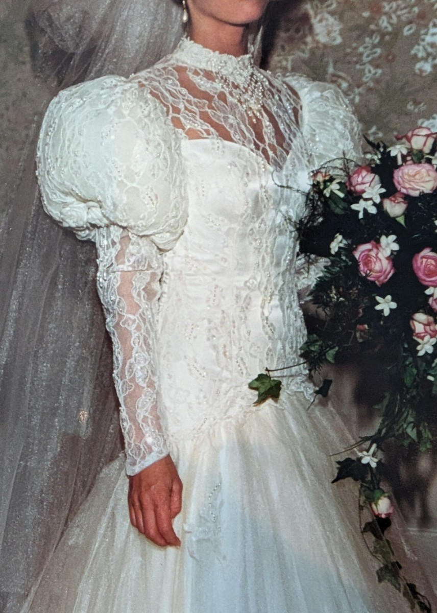 Preserved Vintage Wedding Gown- Ivory Size 4 1993 W/ Tiara Fit And Flare  Mermaid | eBay