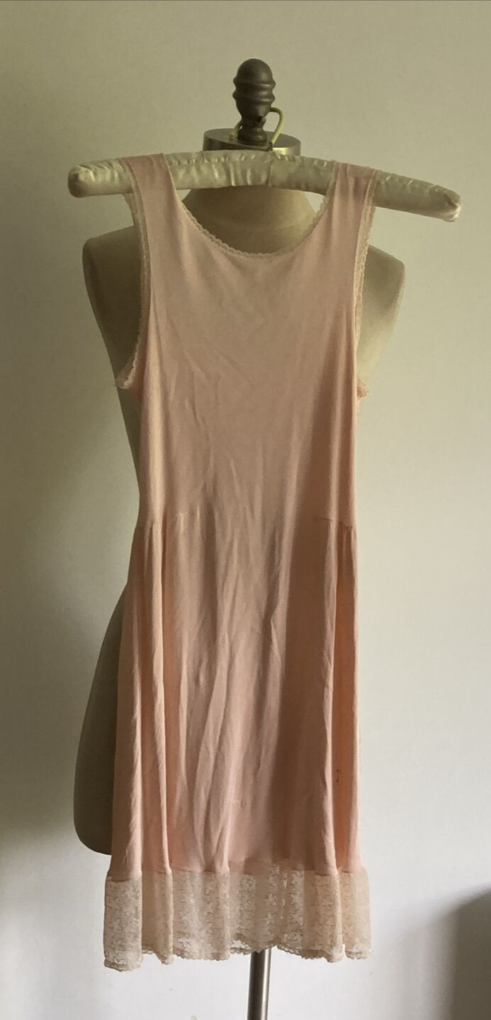 Rare Shell Pink Girl's Petticoat, Vintage 1940s/1950s, Lace Trim 3