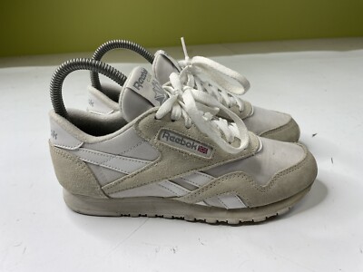 Reebok Women's 5.5 Classic Nylon/Suede 1-6394 Wht/Lt Grey Classic Sneakers