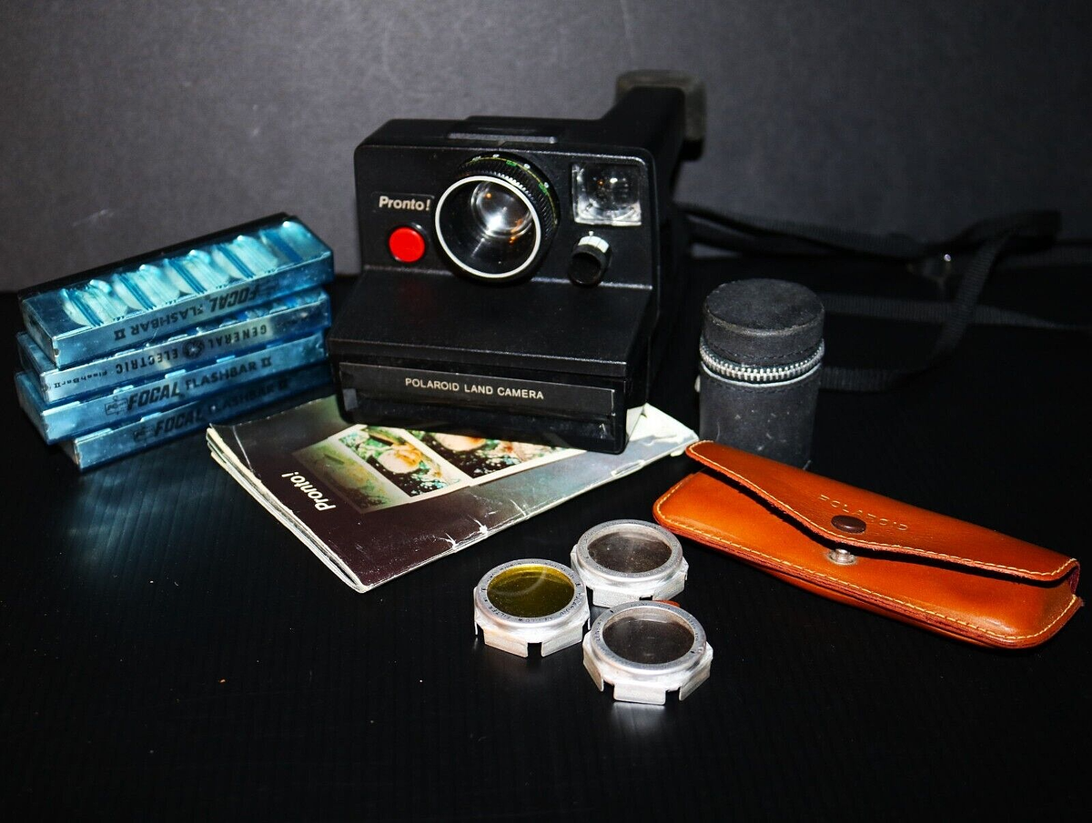 VTG 1976 Polaroid PRONTO! Land Camera (Red button) w/ multiple