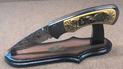 CUSTOM EAGLE FOLDER KNIFE WITH WOOD DISPLAY STAND  #BK766 preowned NO BOX