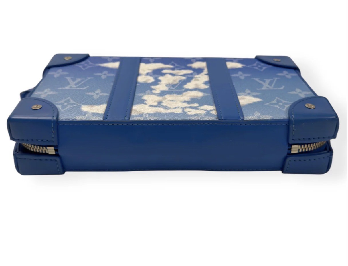 Louis Vuitton cloud soft trunk - Pre-owned image 4