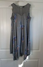 Torrid Plus Size 1 (14/16) GREY FLORAL JERSEY HANDKERCHIEF FLUTED DRESS