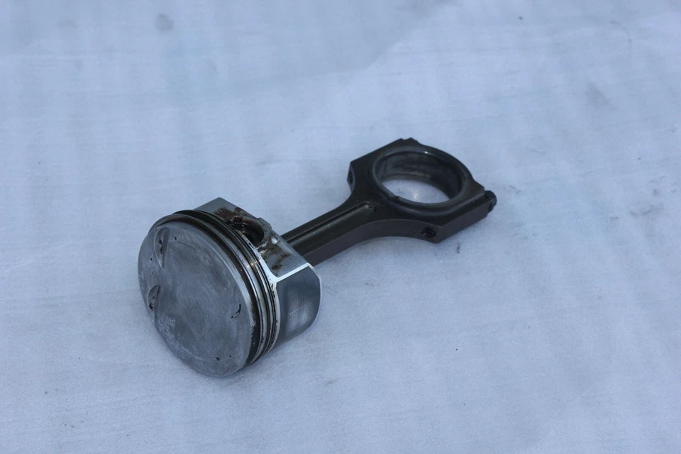 Pistón y varilla de conexión OEM para Hyundai Genesis Coupé 10-12 2,0 L Turbo (VN72) Foto 2 de 4