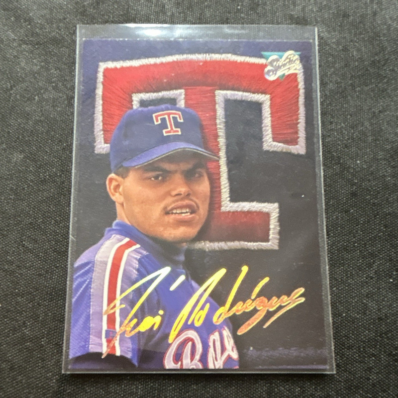 Fleer Ivan Rodriguez Texas Rangers #133 Base Set MLB Vintage Baseball Card