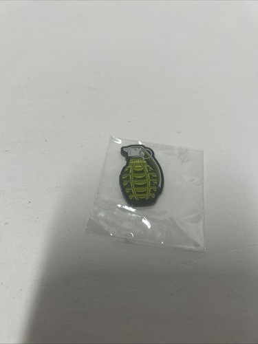 NEW PINS AND ACES WHATNOT #10 GRENADE METAL & ENAMELED GOLF BALL MARKER - Picture 2 of 4