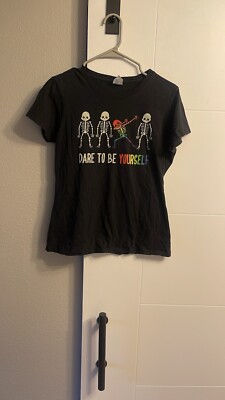 Men s T-Shirt Dare To Be Different- Medium