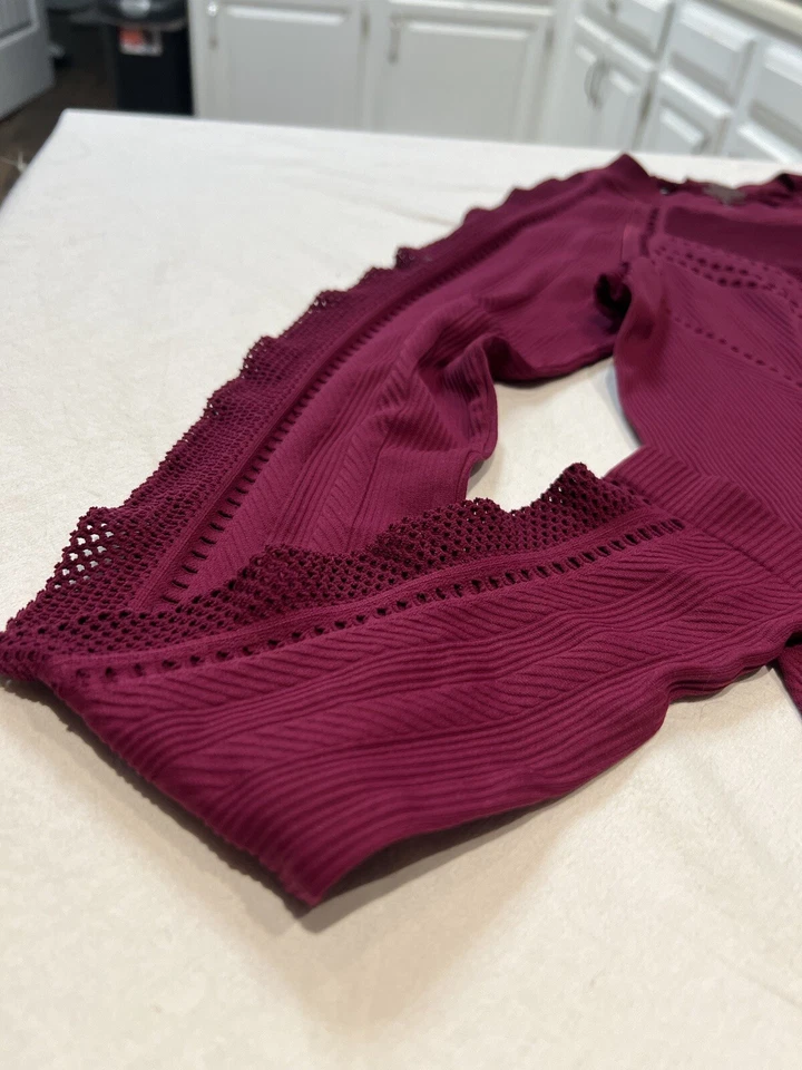 Top de malla de manga larga Athleta Oxygen en morera para mujer talla pequeña pulóver Foto 4 de 4