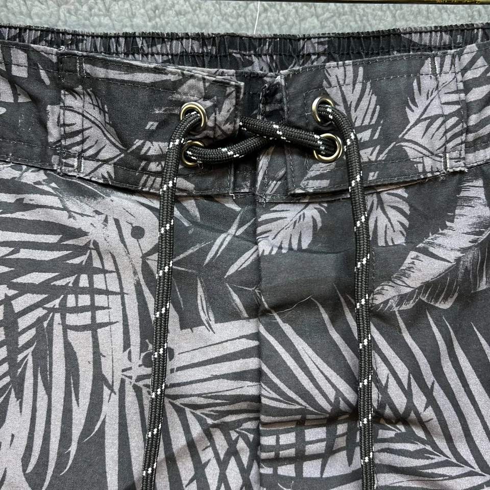 St John’s Bay Swim Trunks Men’s XL Black Gray Palm Print Board Shorts Pockets - Image 3 of 4