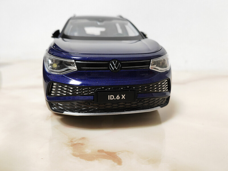 1/18 VOLKSWAGEN ID.6X SUV Diecast Metal Model Car Gifts Gold