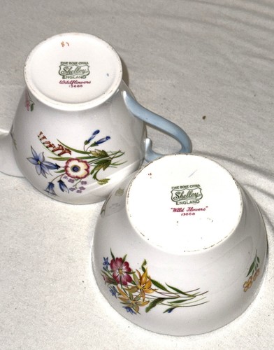 Shelley China WILDFLOWERS LARGE 2 1/4" CREAMER & SUGAR **BLUE TRIM** - Picture 3 of 3