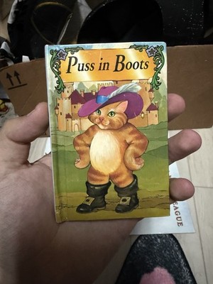 Vintage Fairy Tale Castle Puss in Boots Hardcover Illustrated Ages 4-8 1995