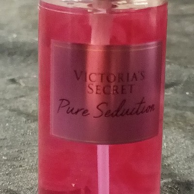 Victoria's Secret Pure Seduction Fragrance Mist 75mL 2.5oz Plum Freesia Women