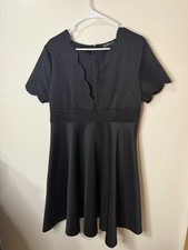 Black Scallop Neck Short Sleeve Dress