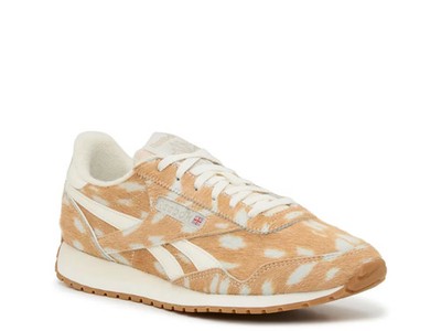 Woman's Fashion Sneakers Reebok Classic AZ Sneaker