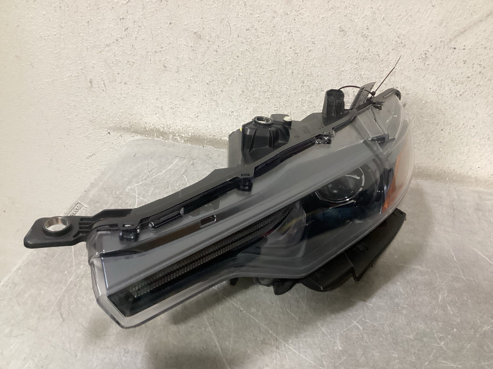 2016 2017 2018 Maserati Levante Left Headlight Used OEM 2 Box Type Complete