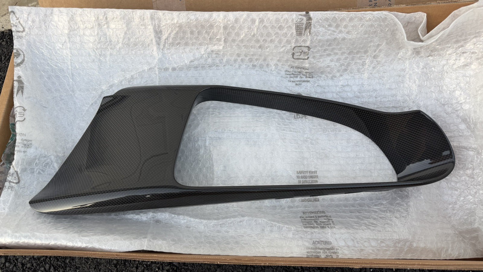 FERRARI 488 PISTA RIGHT SIDE CARBON FIBER AIR VENT INTERCOOLER COVER PANEL OEM