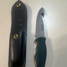 Schrade Hunting Knife Rubber Handle Stainless Steel Blade Gut Hook Sheath