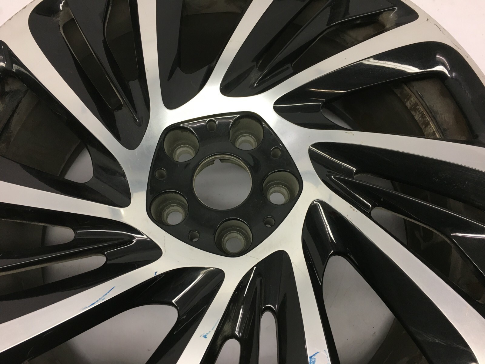 Wheel Rim BMW i8 2014 2015 2016 2017 2018 2019 8.5J 20" R20 Rear Right RH Side