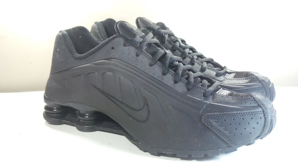 2019 NIKE SHOX R4 BV1111 001 TRIPLE BLACK 9.5 ZOOM FLIGHT MAX AIR FORCE 180 1 90 - Image 2 of 4