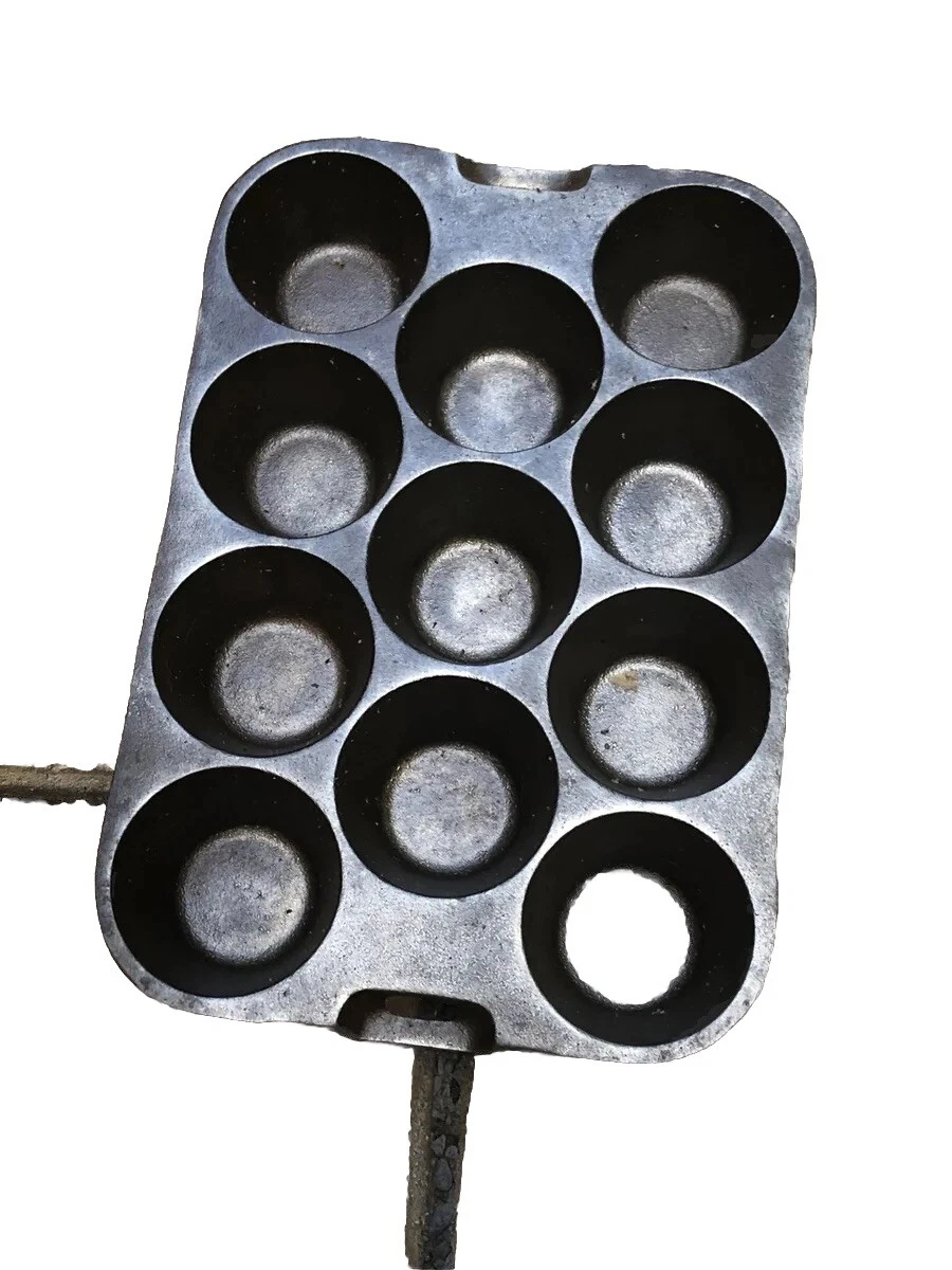 Vintage Wagner Ware Muffin Pan