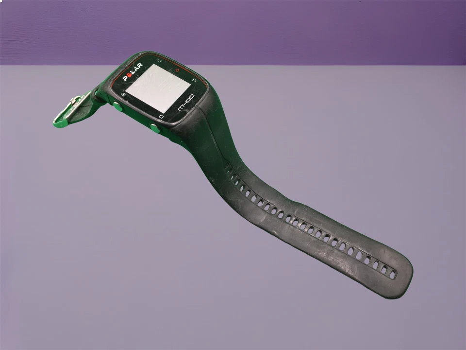 Reloj inteligente multideporte Polar M400 0Y Bluetooth GPS, negro, rayado, usado Foto 4 de 4