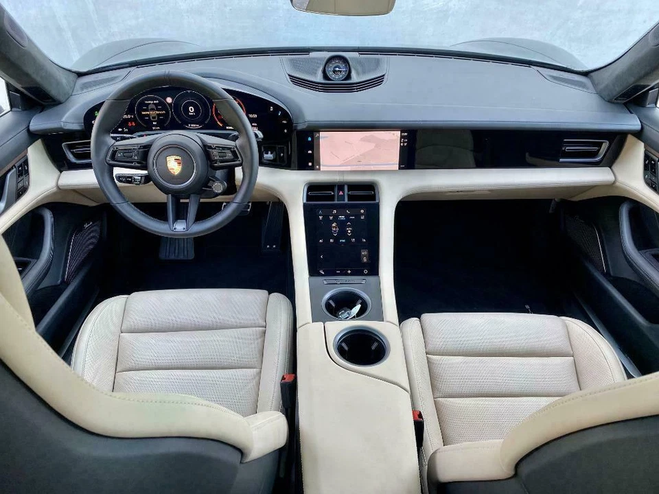 Porsche Taycan 2021 7400km - Bild 3 von 4