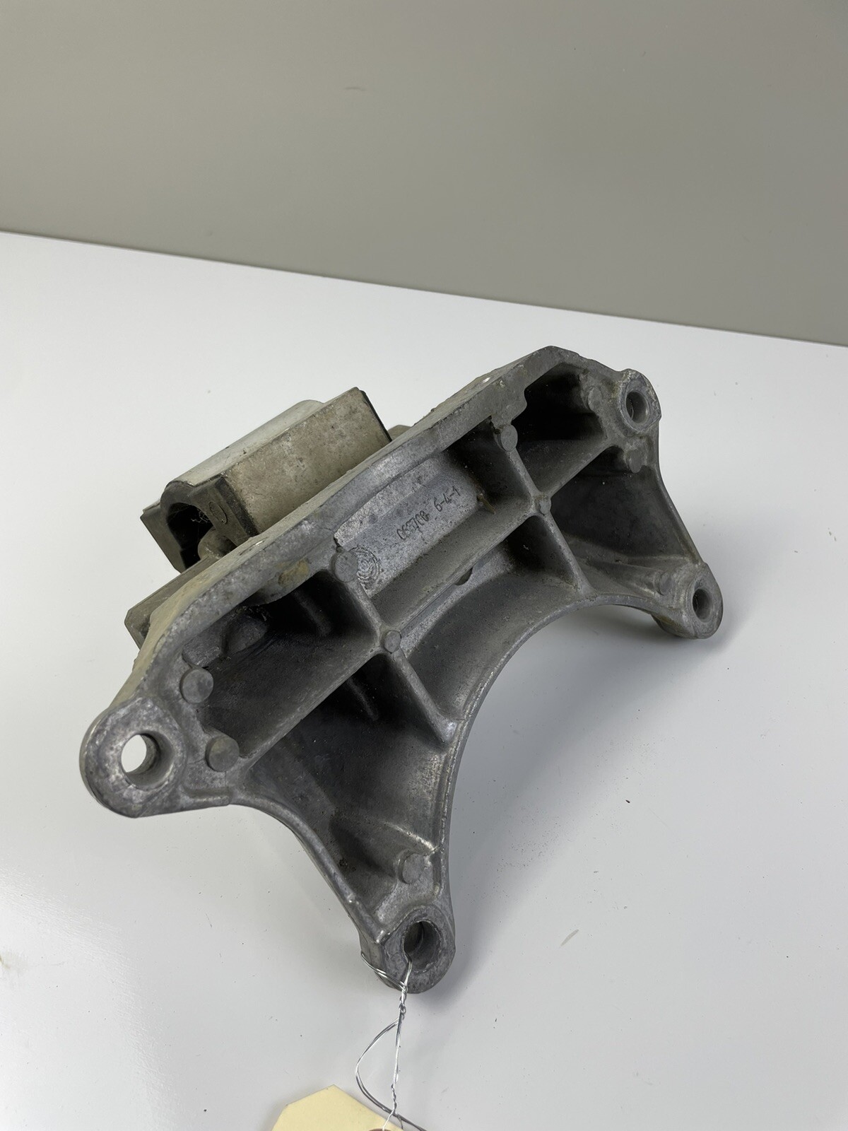 20082014 MercedesBenz W204 C250 Transmission Mount Support Bracket