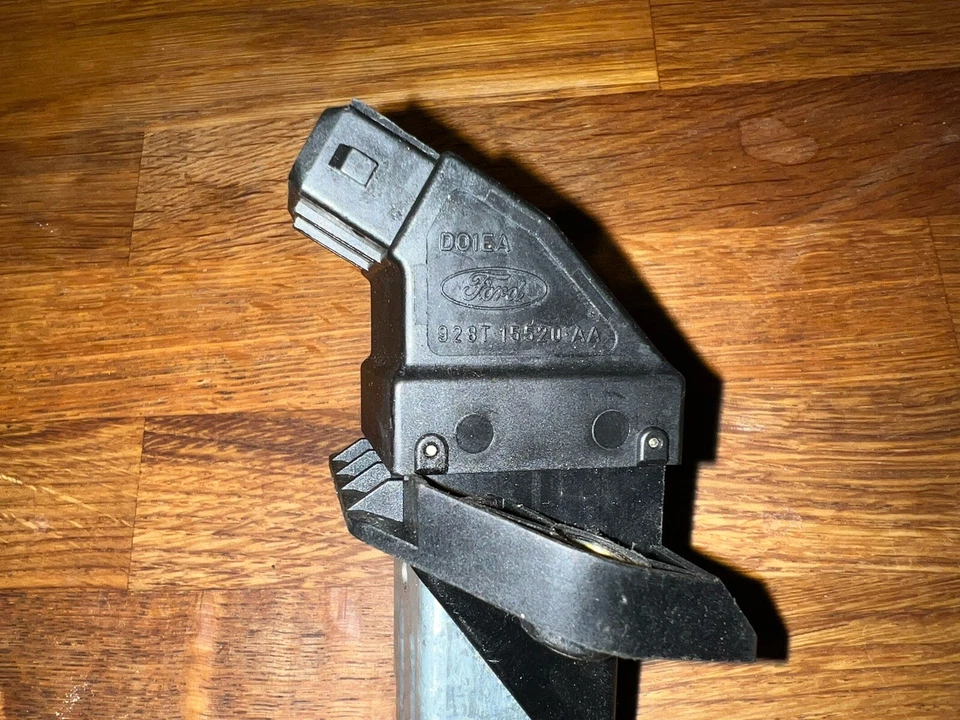 GENUINE FORD Escort Sierra Scorpio RS Cosworth MT75 Gearbox Reverse Light Switch - Image 4 of 4