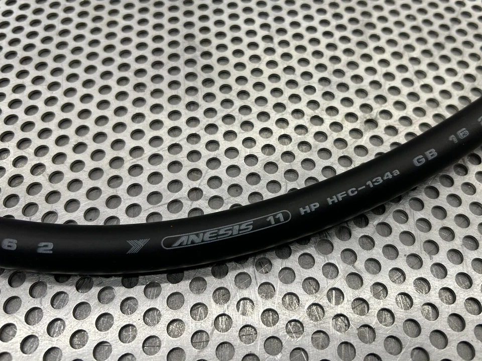 2015-2019 年斯巴鲁 WRX STI 交流电软管线原始设备制造商正品 USDM — 第 3/4 张图片