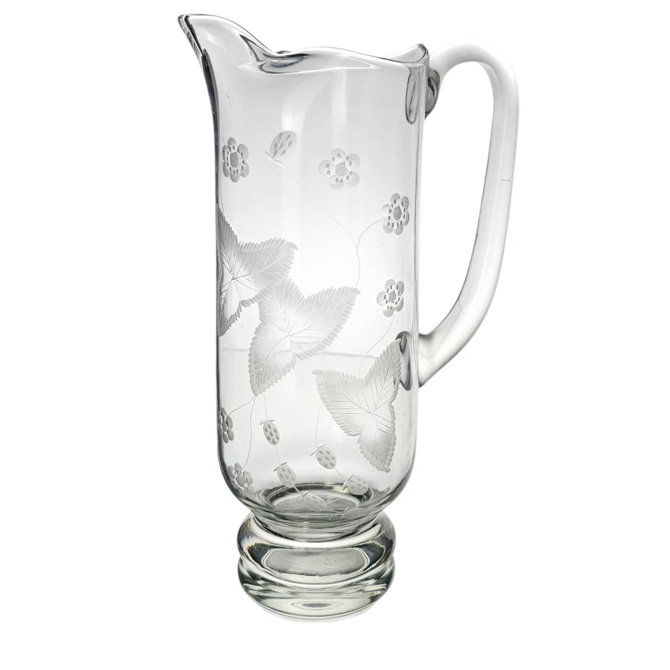 Jarro de cristal gravado vintage folhas de morangos videiras meados do século 12,5” de altura - Imagem 2 de 4