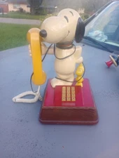 Vintage 1976 The Snoopy and Woodstock Phone - Head Turning Push Button Telephone