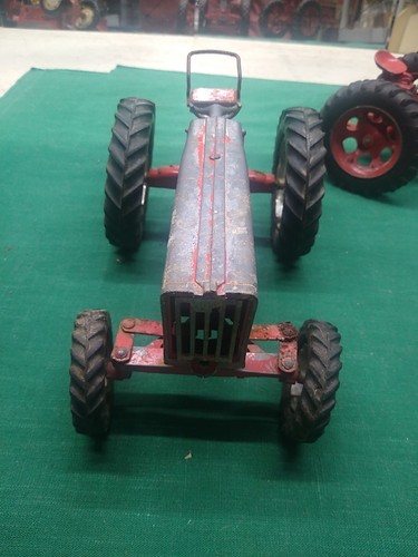 IH International Lot Of 5 1:16 Farm Tractors & Wagon For PARTS and Restoration - Picture 14 of 19