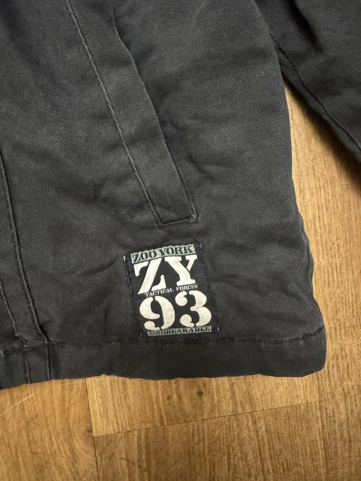 Chaqueta de bombardero grande negra Zoo York bordada para hombre con parche de rescate de bomberos Foto 3 de 4