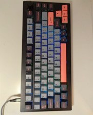 Gaming keyboard Keychron V1 75% Wired New Condition Custom Keycaps RGB