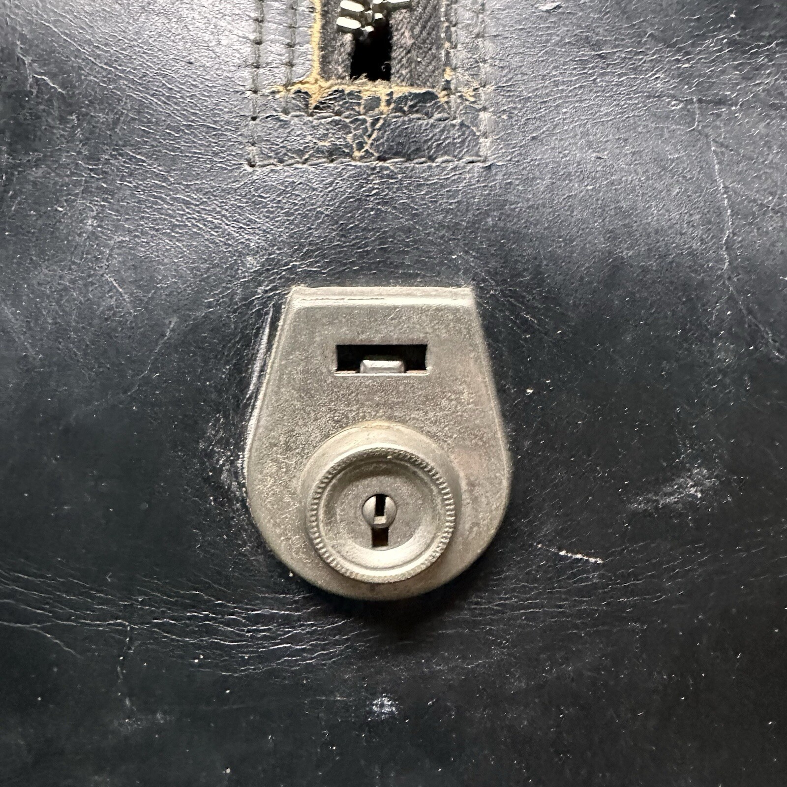 Vgt Crest NY Doctors Top Grain Cowhide Leather Black Satchel Bag Attache' Case