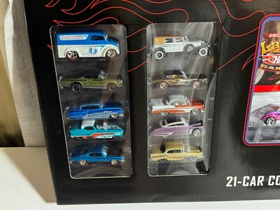 Hot Wheels Larrys Garage 21 car set 2009 Factory Sealed Pink