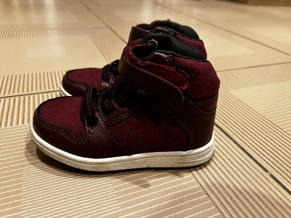 Children’s Place 红色栗色 学步儿童正装运动鞋 - 6-54 美元 — 第 3/4 张图片