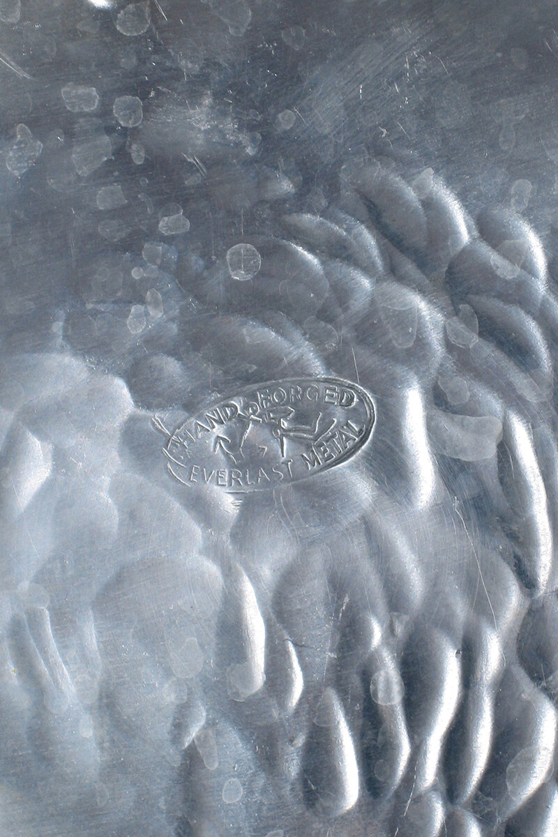 Vintage Everlast Metal Hand 6" Wide Aluminum Silent Butler 552